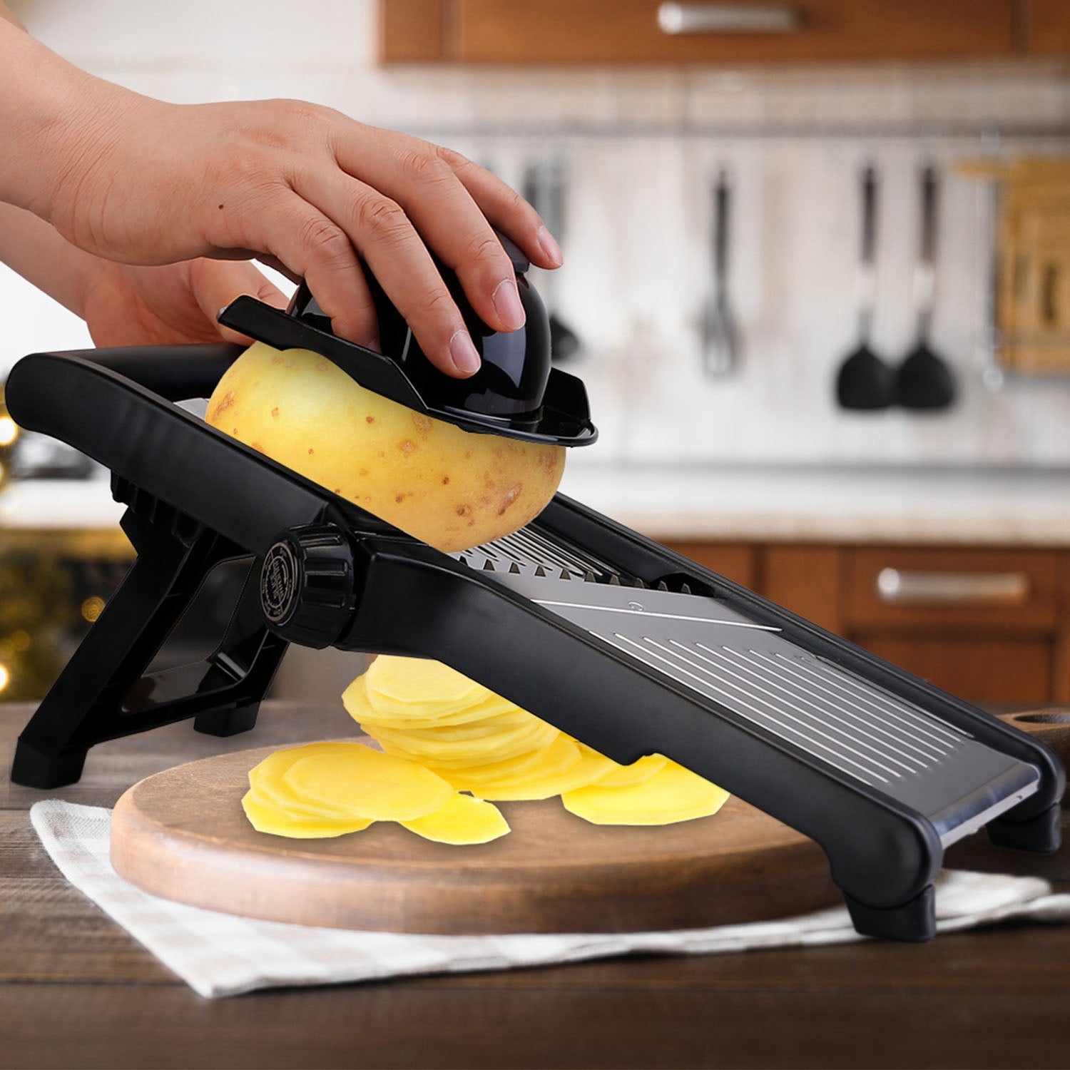 1Pc Mandoline Food Slicer Stainless Steel Food Cutter Vegetable Fruit Chopper Grater Peeler Kitchen Julienne Slicer with 5 Adjustable Blades Food Holder
